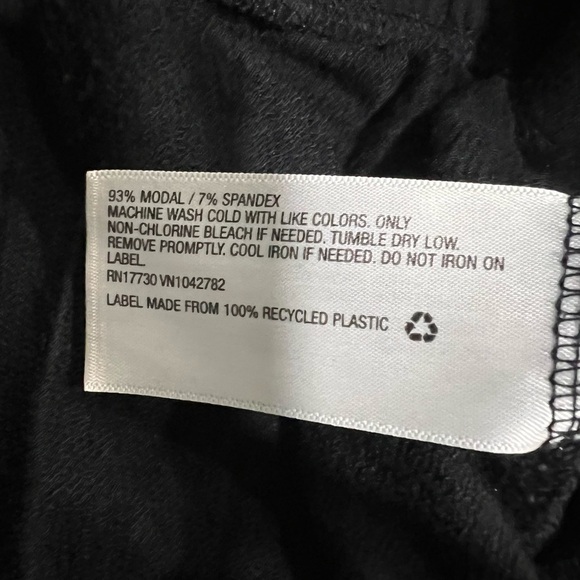 Isabel Maternity Black Jogger Pajama Pants size XL w/ Pockets & Drawstring - Picture 5 of 6